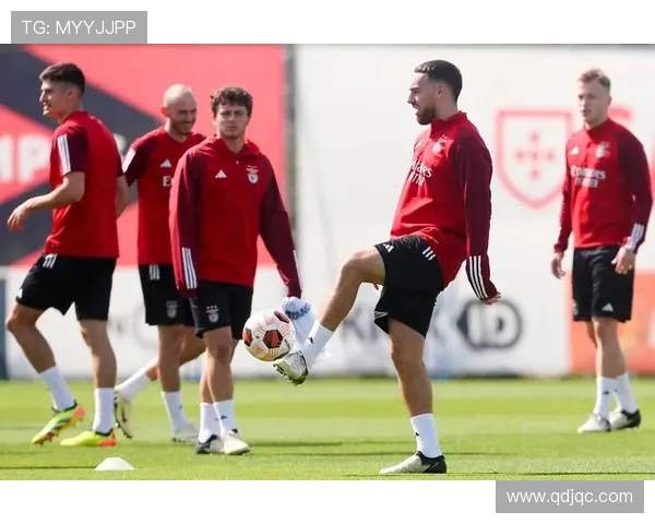 纽卡斯尔联三球完胜本菲卡巴恩斯双响戈登传射强势统治全场比赛中